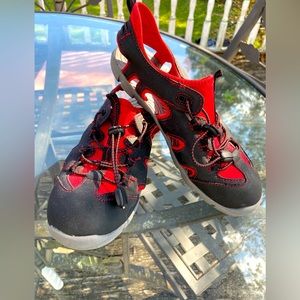 Sonoma Boys Water Sneaker - Gently Worn Excellent Condition Size 5